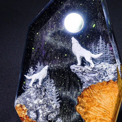 Snowy Moon Wolf Resin Lamp