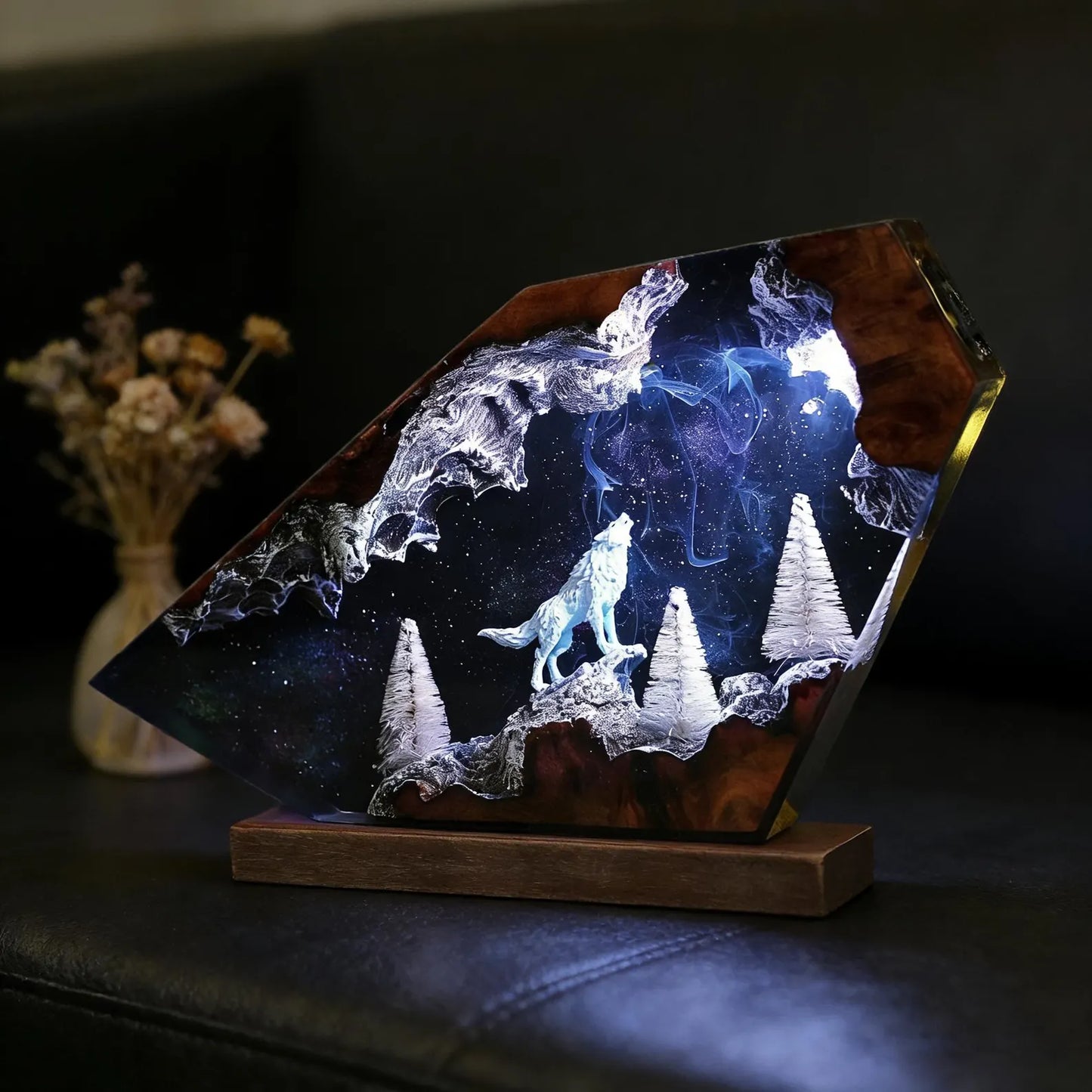 Arctic Wolf Starry Sky Resin Lamp